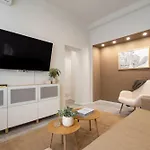 Modern 2br - Balcony Views On Blvd Corneliu Coposu Apartman