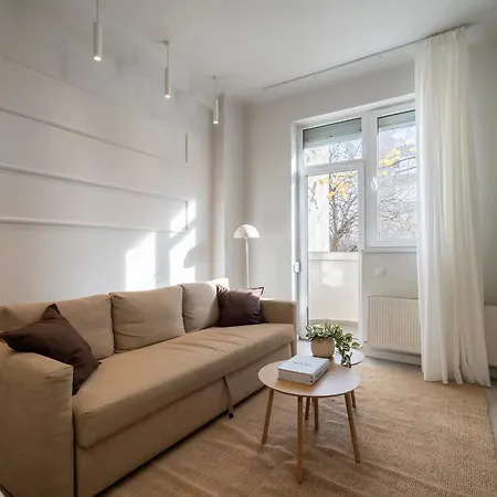 Apartment Modern 2br - Balcony Views On Blvd Corneliu Coposu