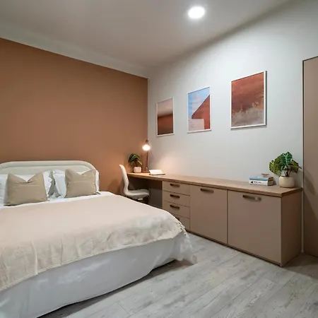 Apartment Modern 2br - Balcony Views On Blvd Corneliu Coposu