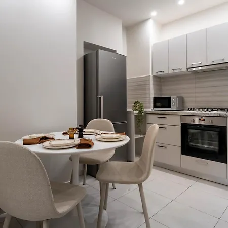 Modern 2br - Balcony Views On Blvd Corneliu Coposu Apartament