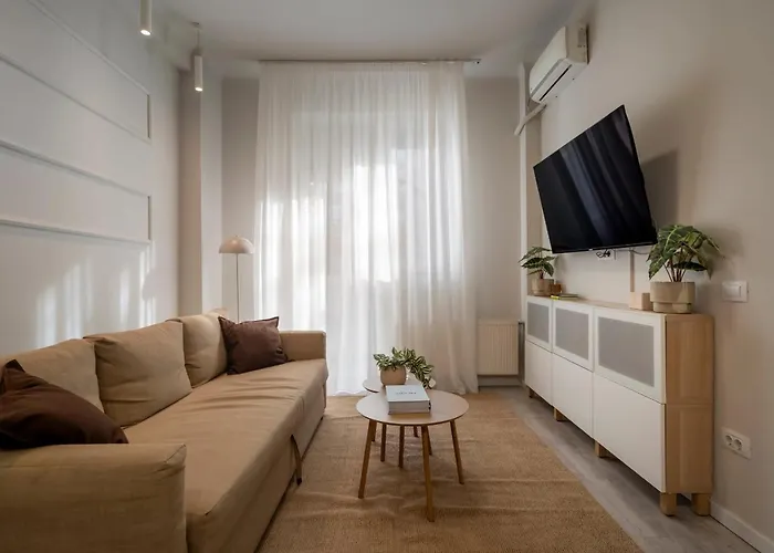 Modern 2br - Balcony Views On Blvd Corneliu Coposu Apartament *