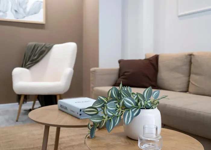 Modern 2br - Balcony Views On Blvd Corneliu Coposu