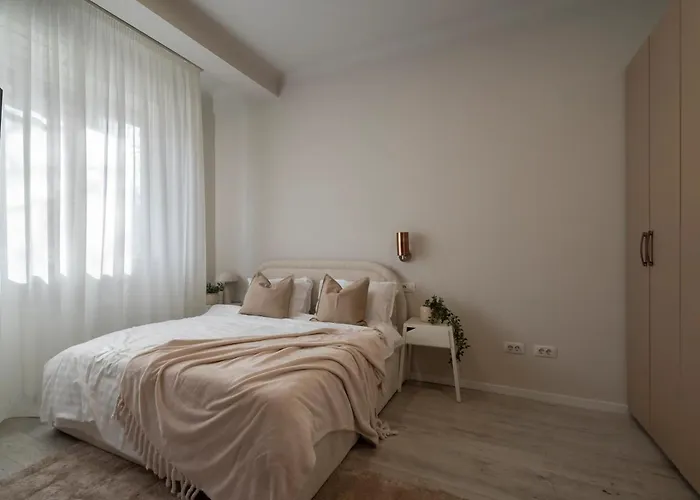 Apartman Modern 2br - Balcony Views On Blvd Corneliu Coposu