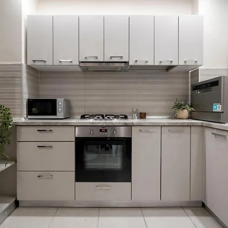 Modern 2br - Balcony Views On Blvd Corneliu Coposu Apartment