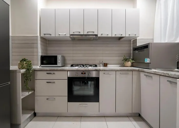 Modern 2br - Balcony Views On Blvd Corneliu Coposu Apartment