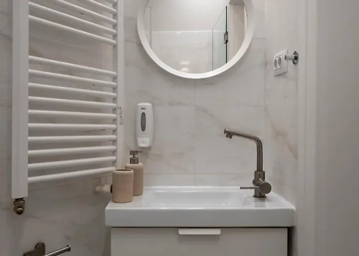 Modern 2br - Balcony Views On Blvd Corneliu Coposu Bucharest