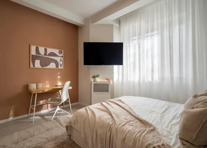 Apartment Modern 2br - Balcony Views On Blvd Corneliu Coposu Bucharest